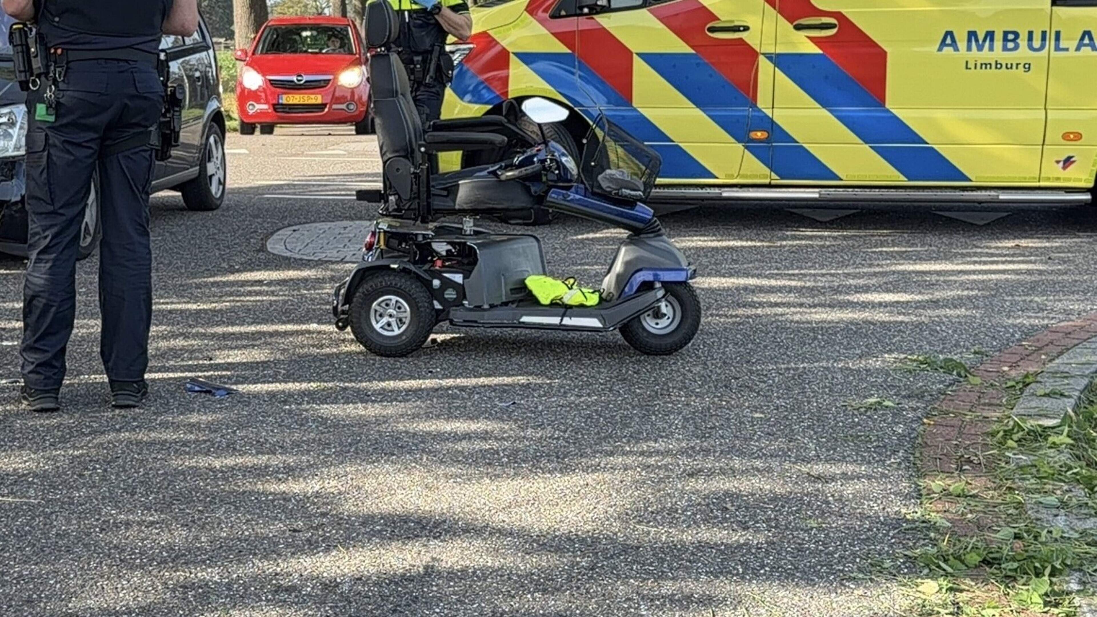 Man gewond bij botsing tussen scootmobiel en auto in Meterik